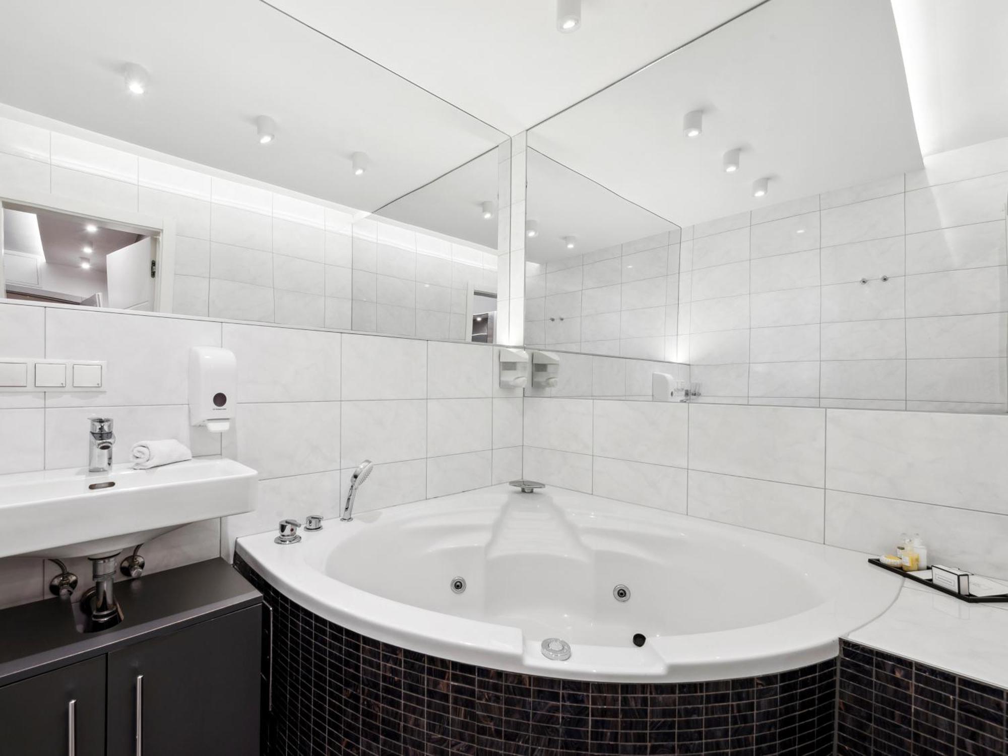 Sky9 Apartments District 6 Wien Ngoại thất bức ảnh